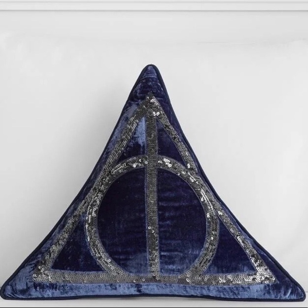 Pottery Barn Deathly Hallows Harry Potter Pillow GUC no Tags